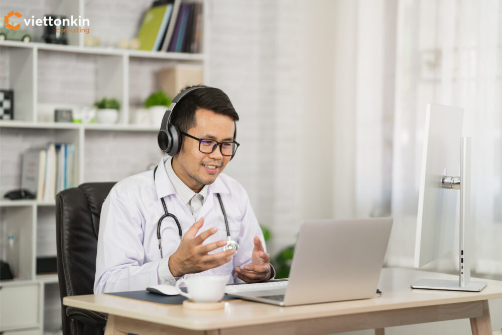 Phát triển ngành công nghệ y tế cho phép telemedicine, với bác sĩ tư vấn bệnh nhân trực tuyến qua video call và các công cụ chăm sóc sức khỏe kỹ thuật số